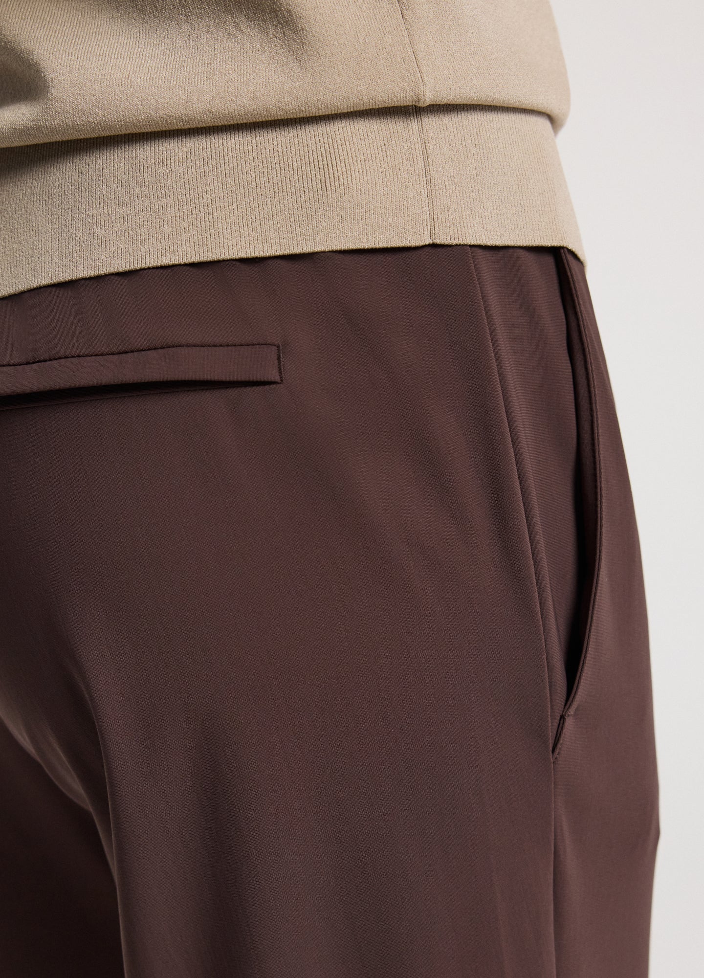 Technical Knit Pintucked Pants Mocha