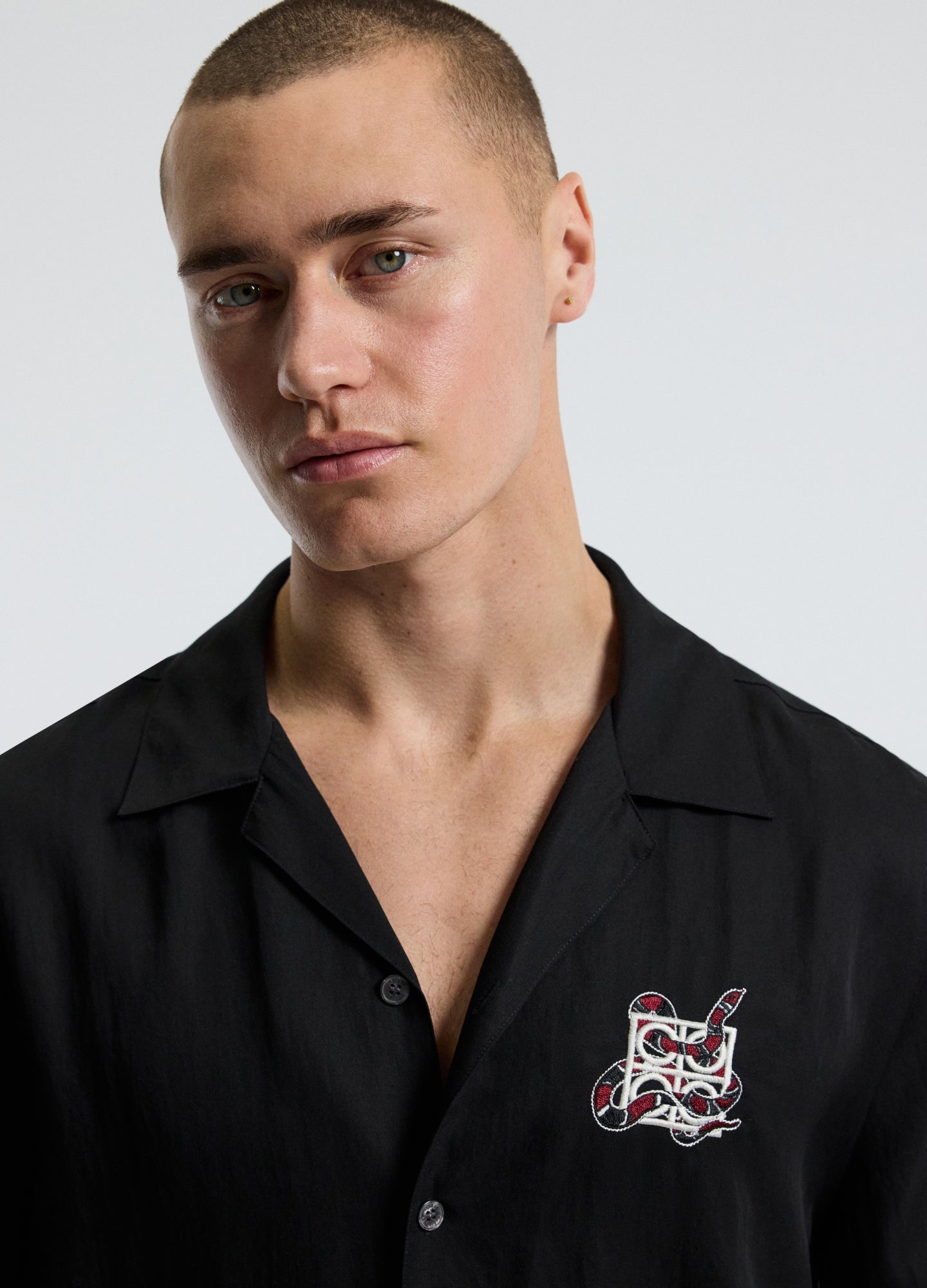 Snake Embroidered Short Sleeve Shirt Black
