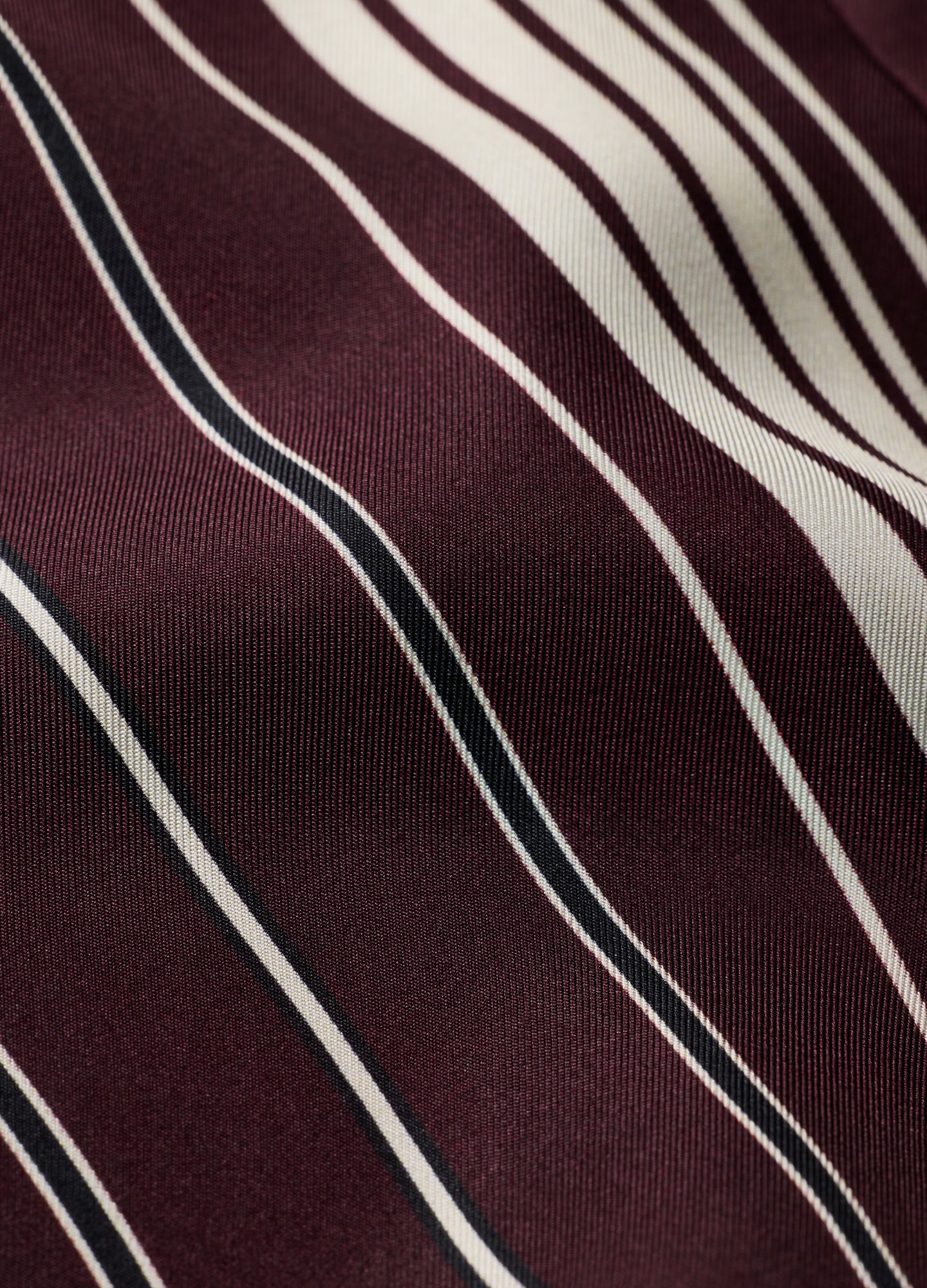 Stripe Scarf Print Short Sleeve Shirt Oxblood