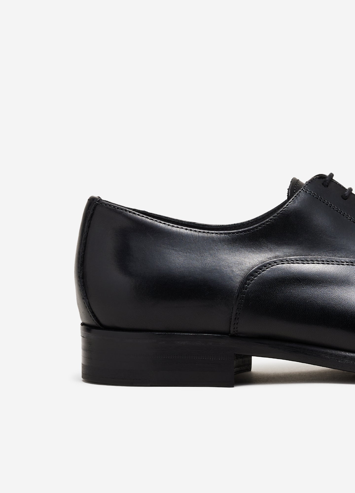 Toe Cap Oxford Shoe Black